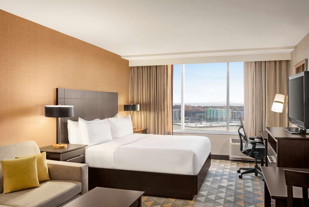 Images DoubleTree by Hilton Pointe Claire Montreal Airport West