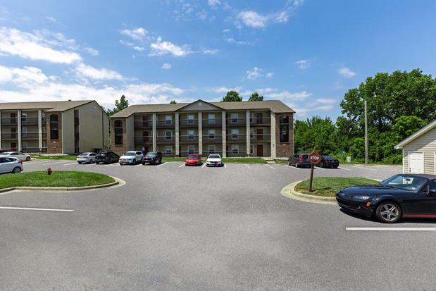 Images Parkway Station Apartment Homes