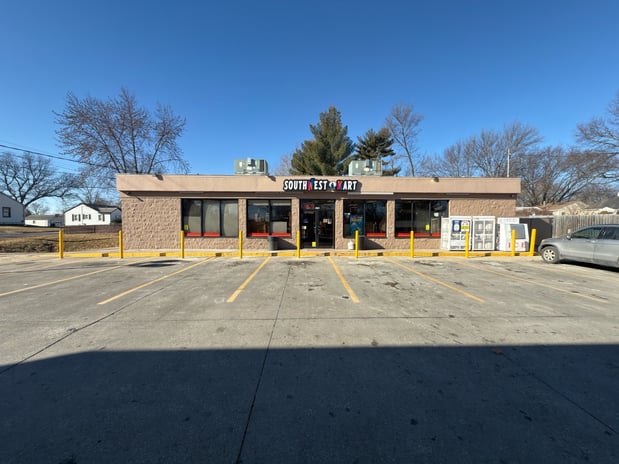 Images CoinFlip Bitcoin ATM - Southwest Mart (Des Moines)