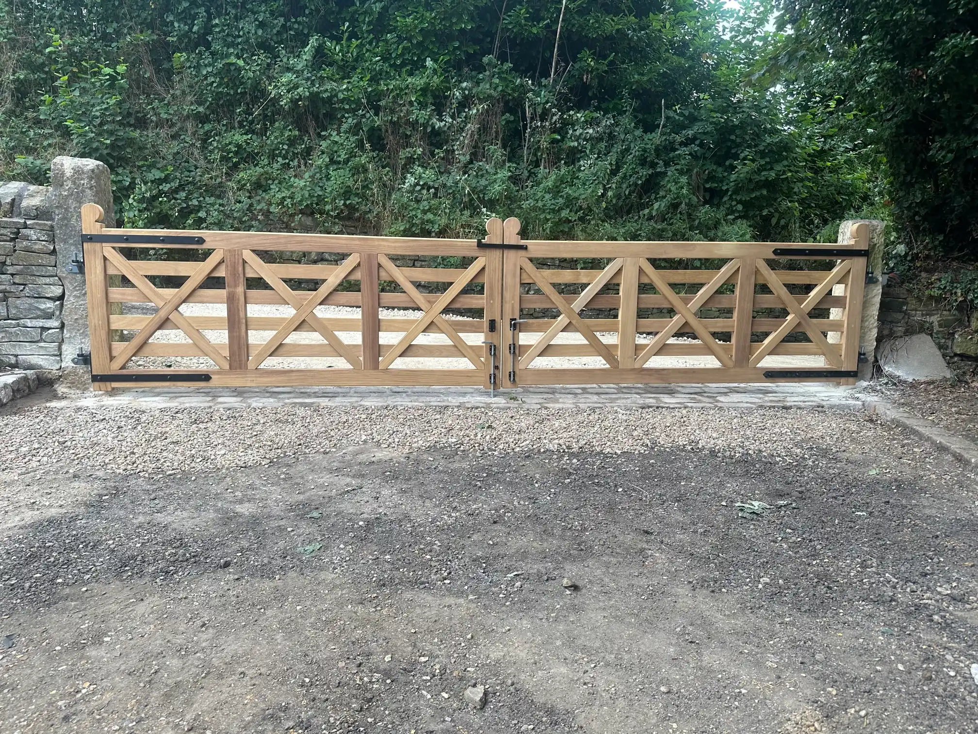 Images SJS Gates Ltd