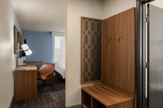 Images Holiday Inn Ontario by IHG