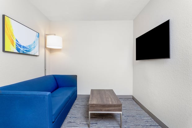 Images Holiday Inn Express & Suites Ormond Beach - North Daytona by IHG