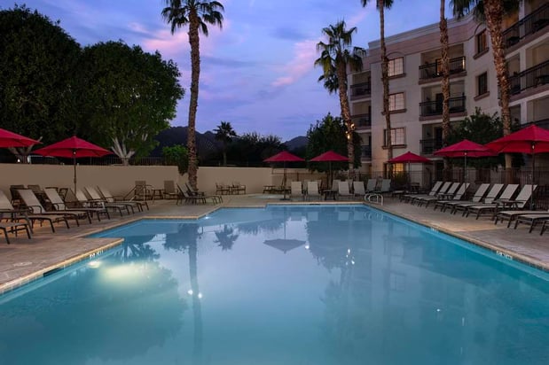 Images Embassy Suites by Hilton    La Quinta Hotel & Spa