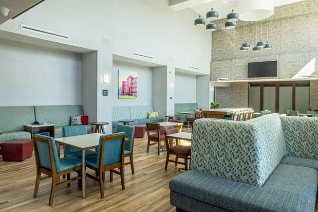 Images Hampton Inn & Suites Cleburne