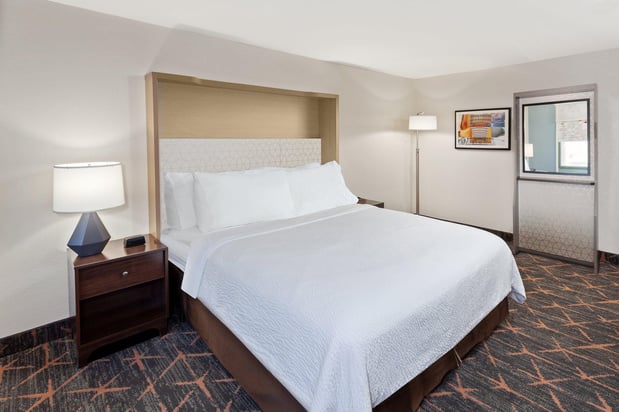 Images Holiday Inn Chicago Oakbrook by IHG