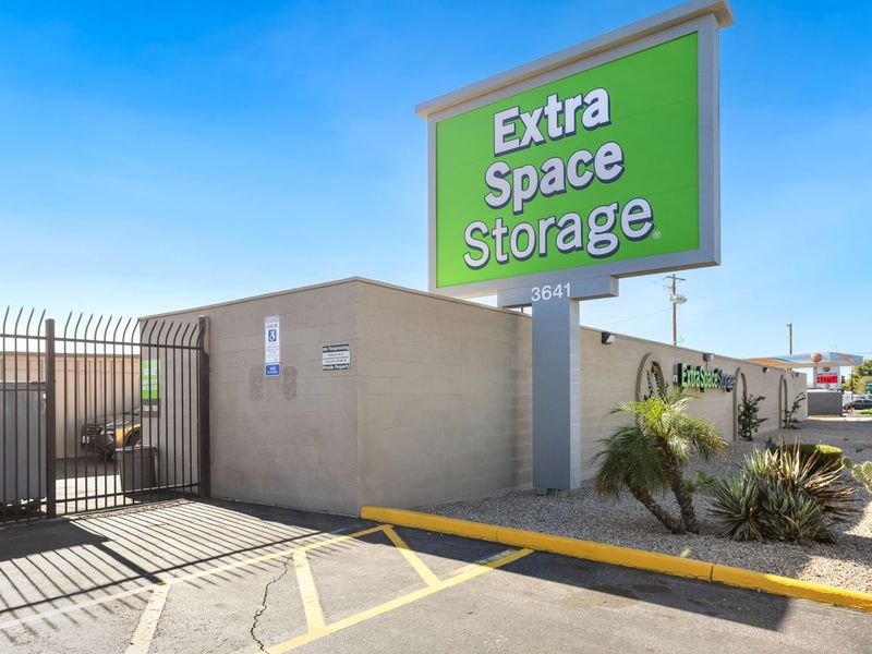 Extra Space Storage Image