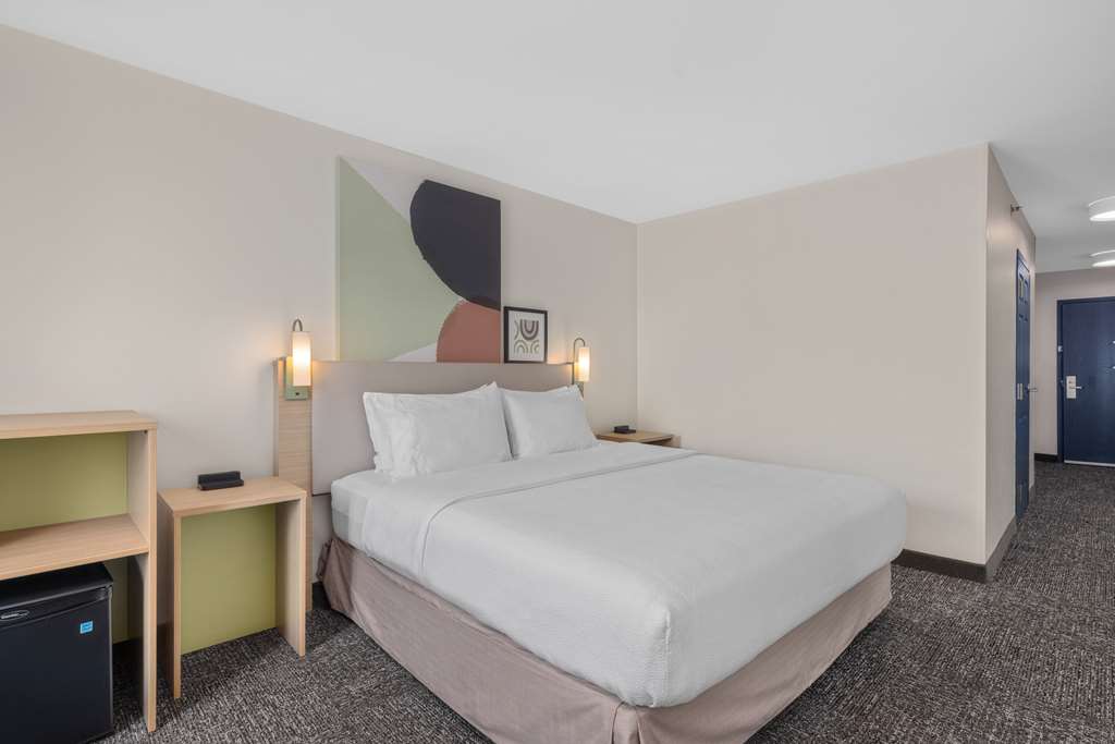 Guest room