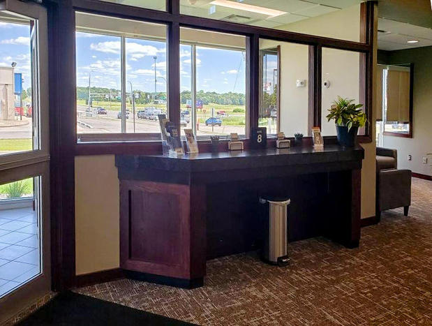 Images First National Bank of Milaca - Zimmerman Office
