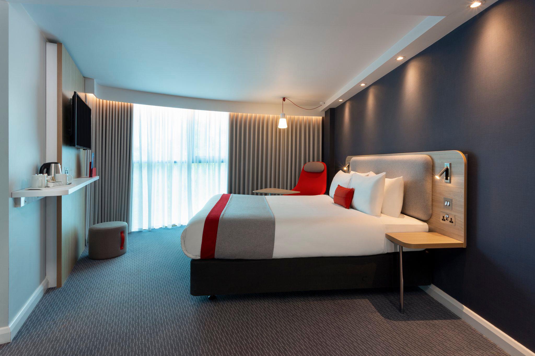 Holiday Inn Express London - Park Royal, an IHG Hotel London 020 8896 4460