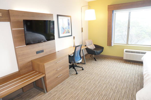 Images Holiday Inn Express & Suites Fremont - Milpitas Central by IHG