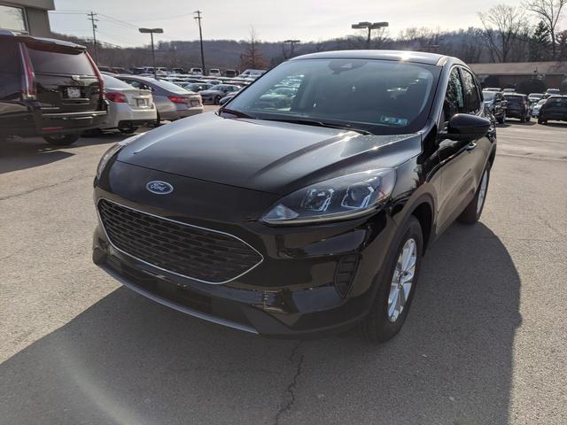 2021 Ford Escape SE Hybrid in Agate Black.