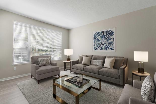 Images Knightsbridge at Stoneybrook