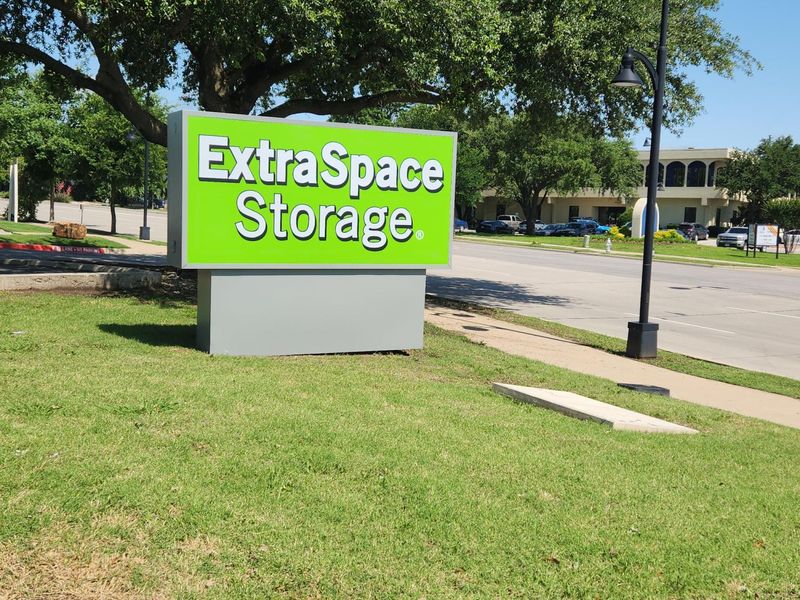 Images Extra Space Storage