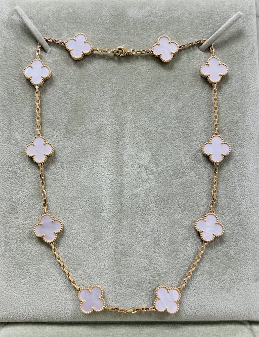 Images KOMEHYO（コメ兵）買取センタークリスタ長堀