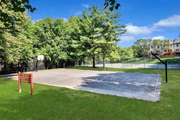 Images Camden Monument Place Apartments