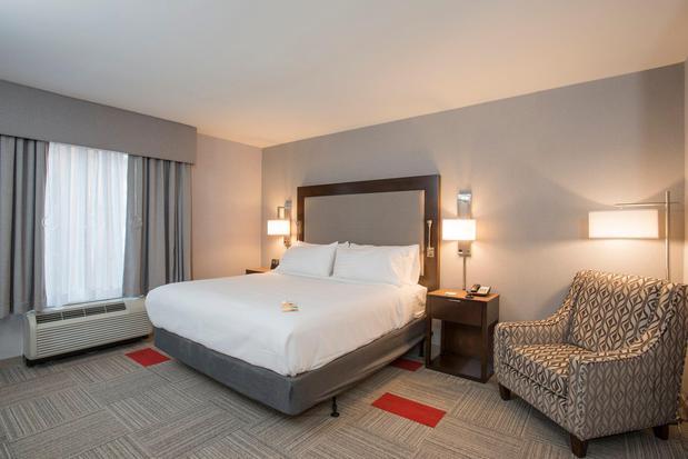 Images Holiday Inn & Suites Cincinnati Downtown, an IHG Hotel