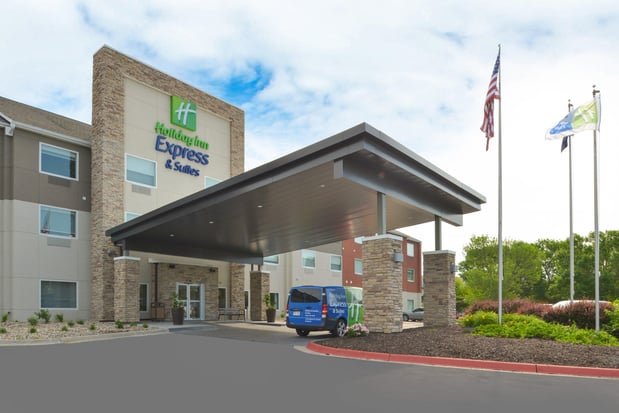 Images Holiday Inn Express & Suites Omaha - 120th And Maple by IHG