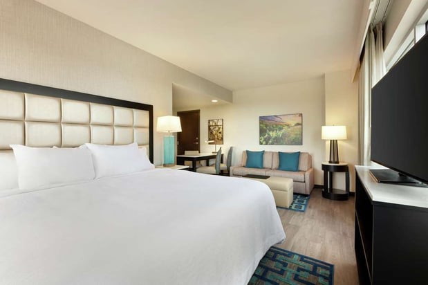 Images Embassy Suites by Hilton San Antonio Landmark