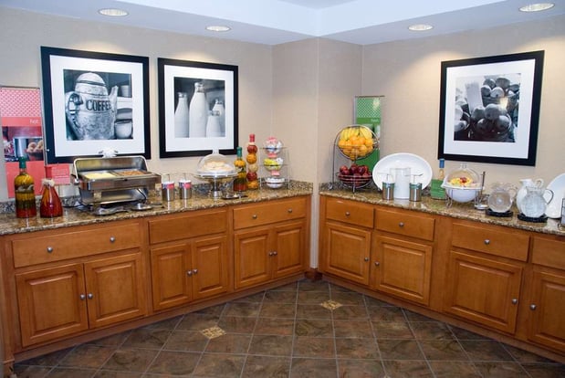 Images Hampton Inn & Suites Manchester-Bedford