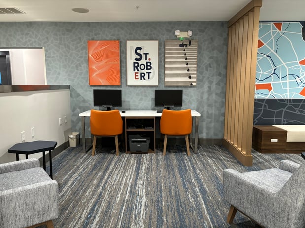 Images Holiday Inn Express & Suites Saint Robert - Leonard Wood by IHG