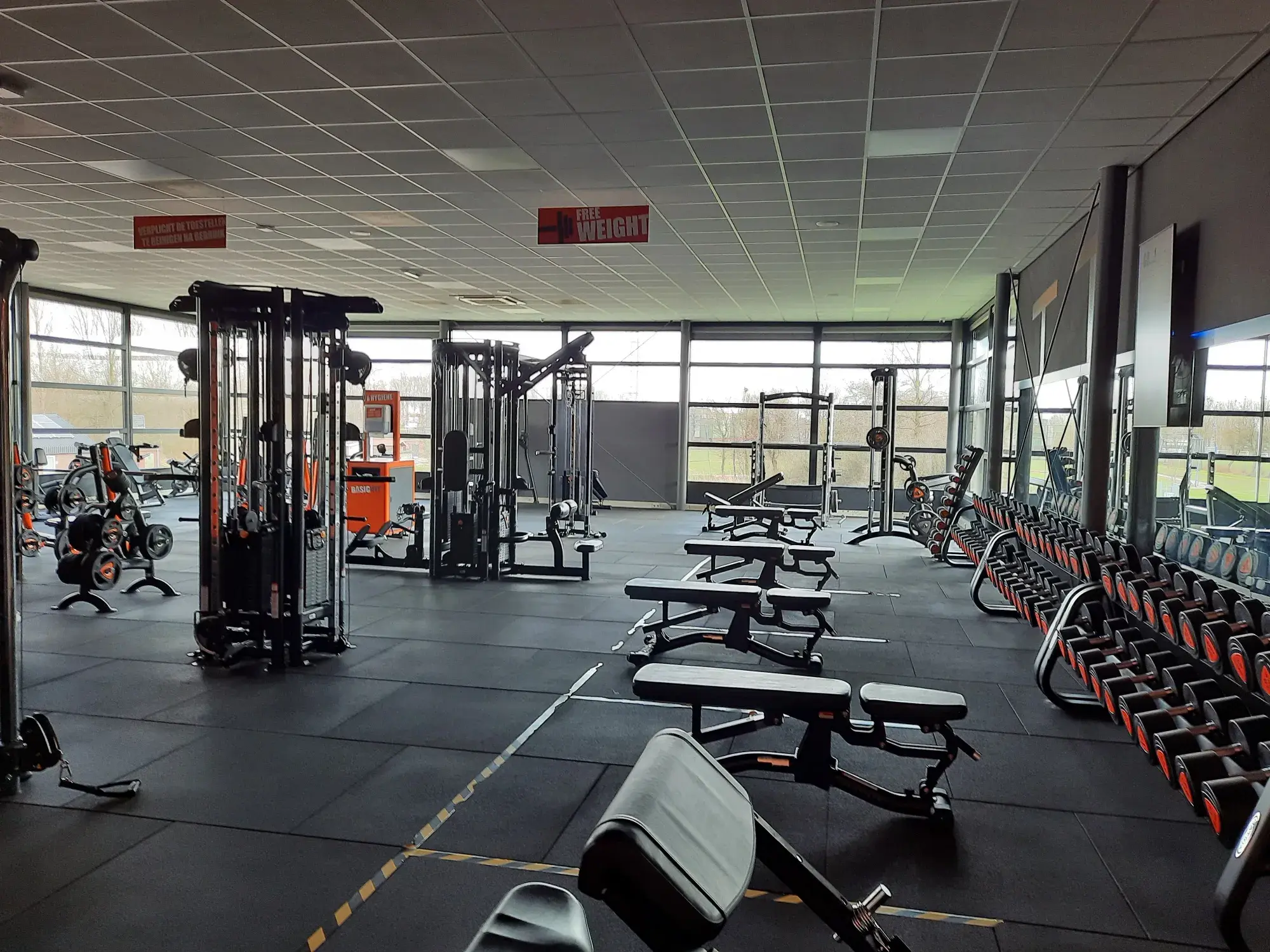 Foto's Basic-Fit 24/7