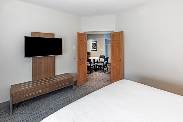 Images Holiday Inn Express & Suites Tulsa S Broken Arrow Hwy 51 by IHG