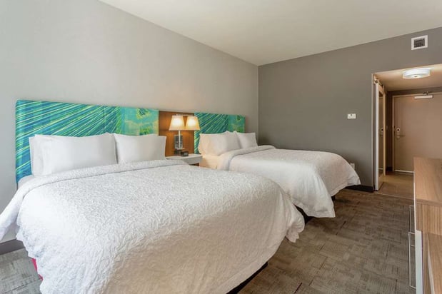 Images Hampton Inn & Suites by Hilton Burlington