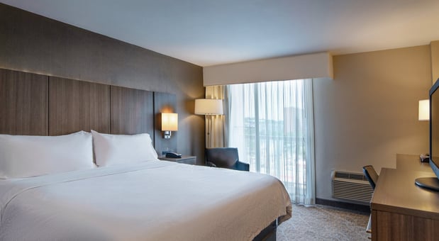 Images Holiday Inn Nashville-Vanderbilt (Dwtn) by IHG
