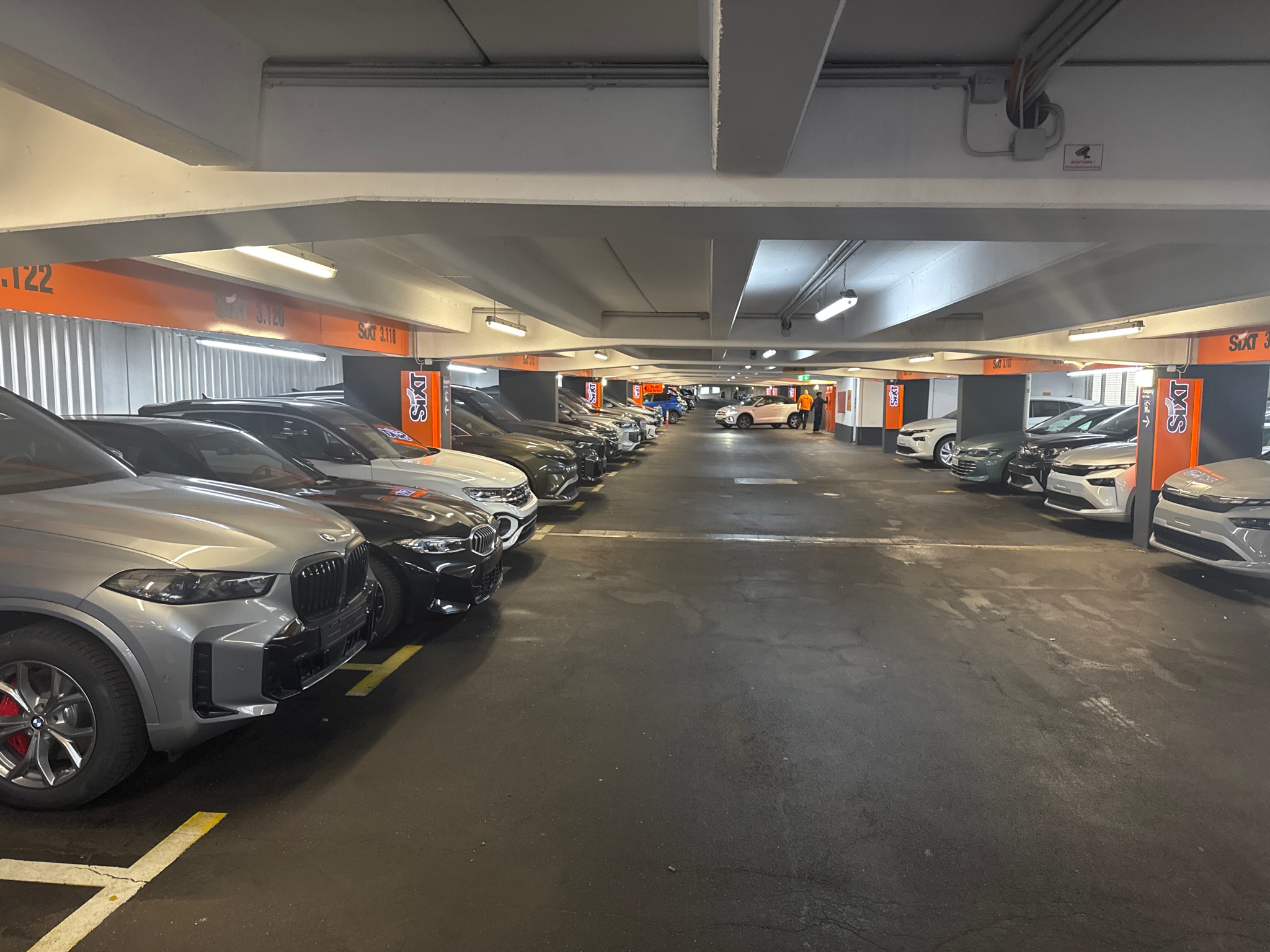 SIXT Autovermietung Düsseldorf Zentrum/HBF, Willi-Becker-Allee 10 in Düsseldorf