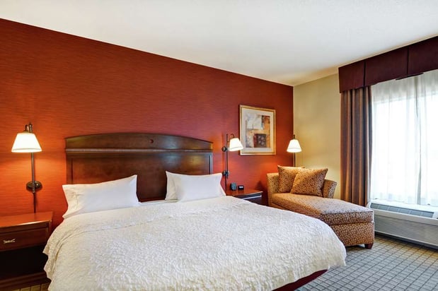 Images Hampton Inn & Suites Peoria at Grand Prairie, IL