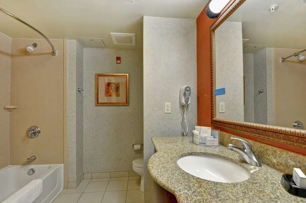 Images Hampton Inn & Suites Peoria at Grand Prairie, IL