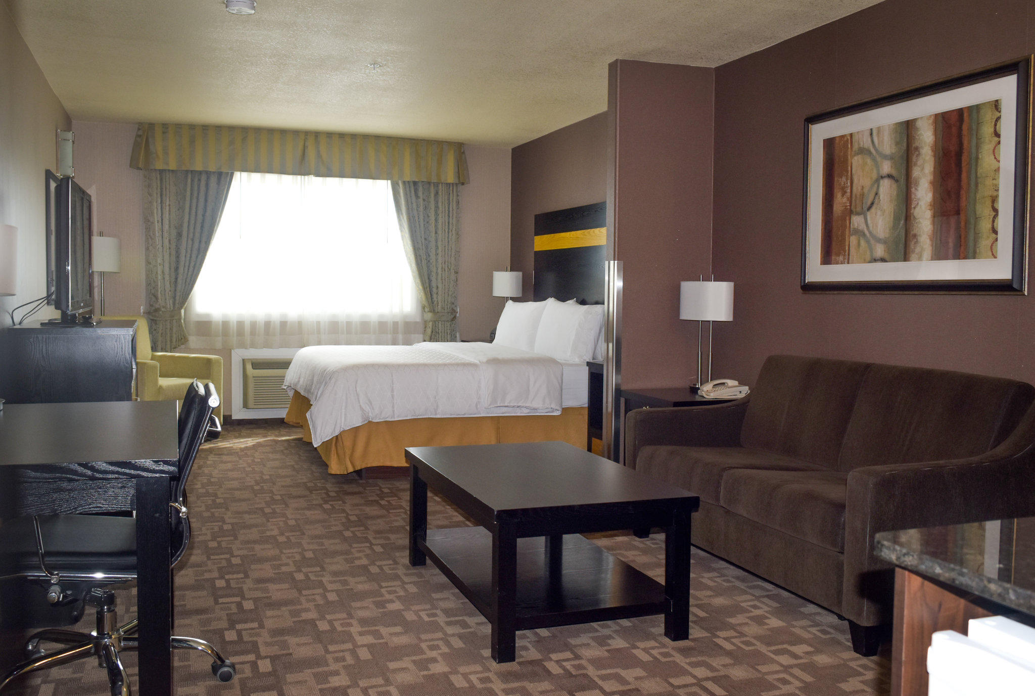 Images Holiday Inn Express & Suites Dawson Creek, an IHG Hotel