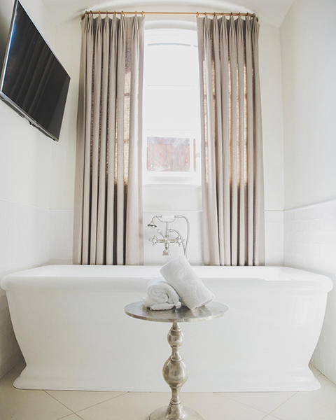 Create a space where luxury, beauty, elegance and comfort are paramount. Pick from Budget Blinds of Rockwall, Forney, Terrell, and Greenville selection of designer fabrics in today’s latest trend-forward textures and colors for your drapery needs.