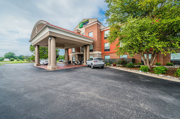 Images Holiday Inn Express & Suites Franklin by IHG