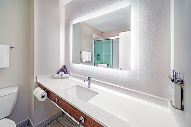 Images Holiday Inn Express & Suites del Rio by IHG