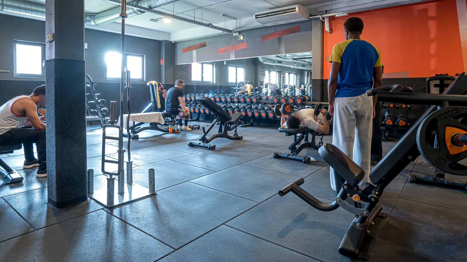 Images Basic-Fit 24/7