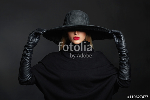 Handschuh am Neubau Gabriele Budweiser, Autohandschuhe, Hochzeitsschirme , FALKE Socken, Hosenträger Manufaktur, Regenschirme, Sonnenschirme UV Protektion, Doppler,  KNIRPS,  EMIL Trinkflasche, Paprcuts, CALEOS Holzschuhlöffel, Seidenhascherln, Selbstbind, Neubaugasse 44 in Wien