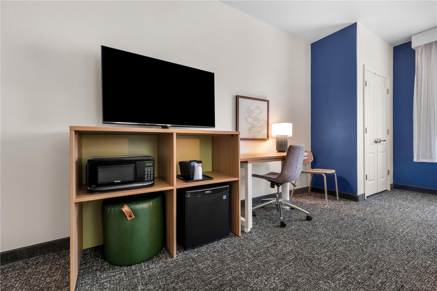 Guest room