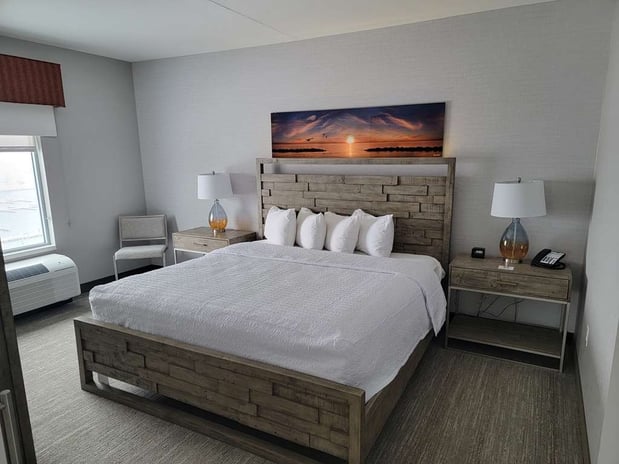 Images Hampton Inn & Suites Erie Bayfront