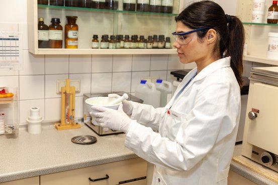 Merton-Apotheke - Partner von AVIE, Lurgiallee 6-8 in Frankfurt am Main