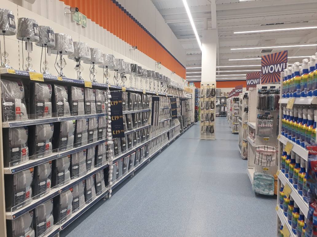 B&M's brand new store in Kidderminster (Spennells) stocks a stunning range of home textiles, including curtains, voiles and panels in a range of colours and the latest trends.