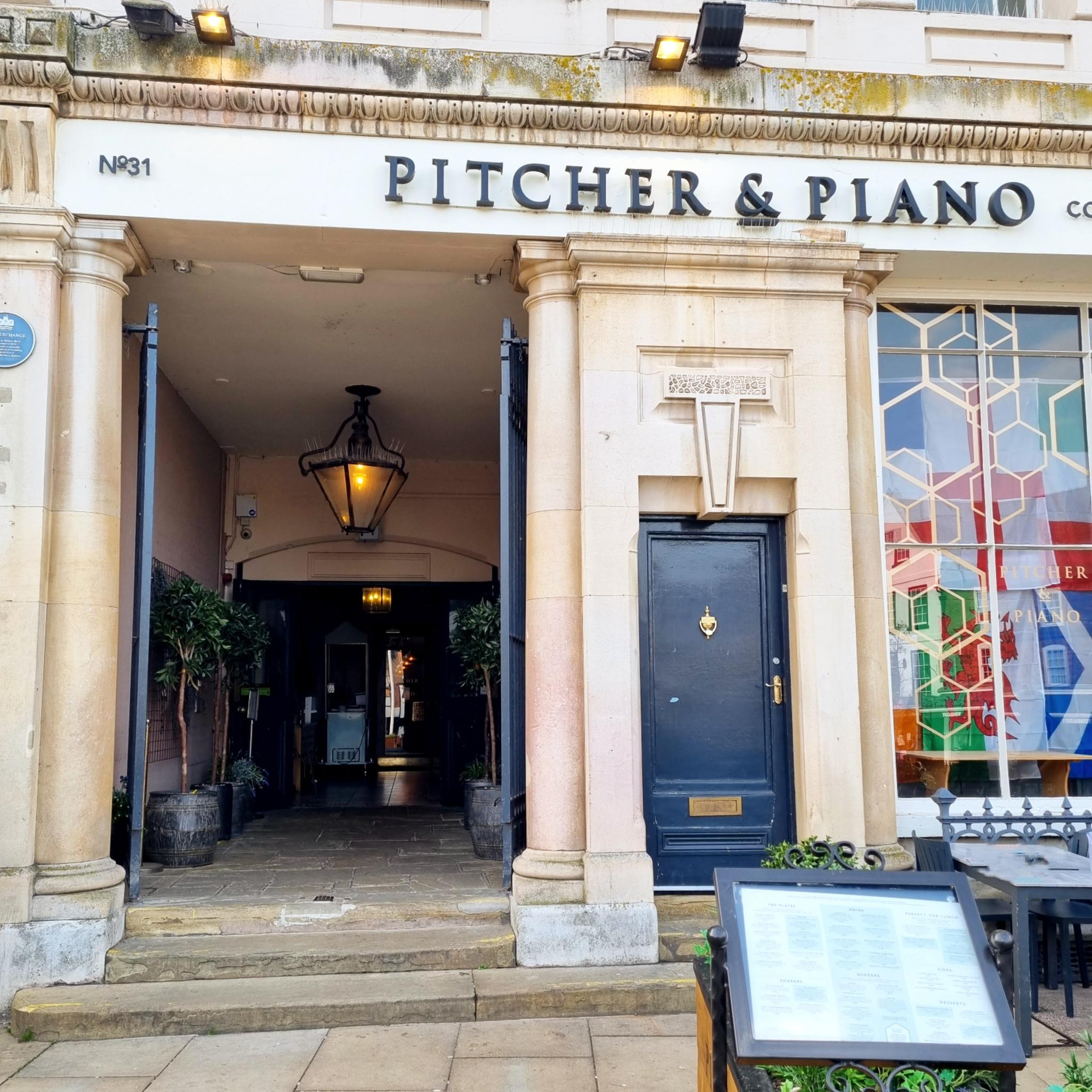 Images Pitcher & Piano Hitchin
