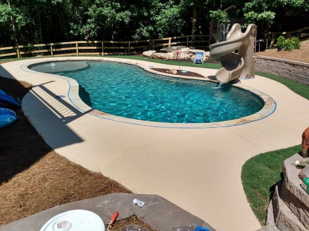 Images NLO Pool and Landscape