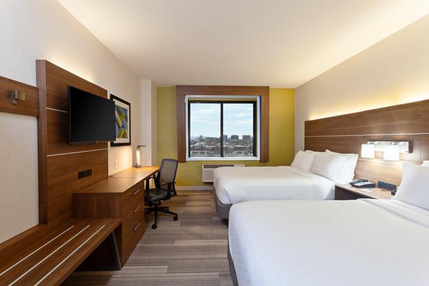 Images Holiday Inn Express Los Angeles - LAX Airport, an IHG Hotel