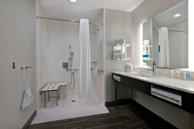Images Hampton Inn & Suites Houston East Beltway 8