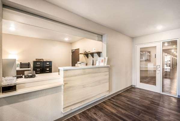 Images WoodSpring Suites Bradenton