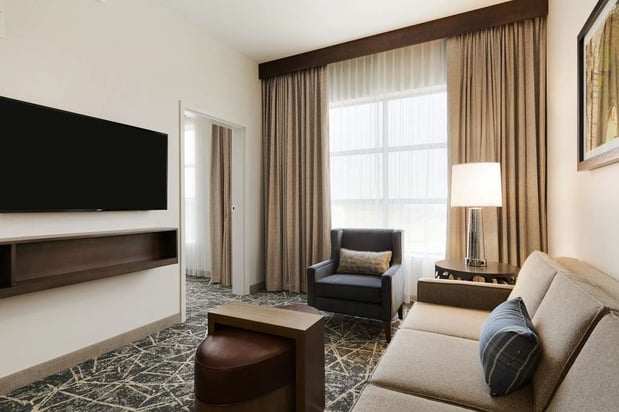 Images Embassy Suites by Hilton San Antonio Brooks Hotel & Spa