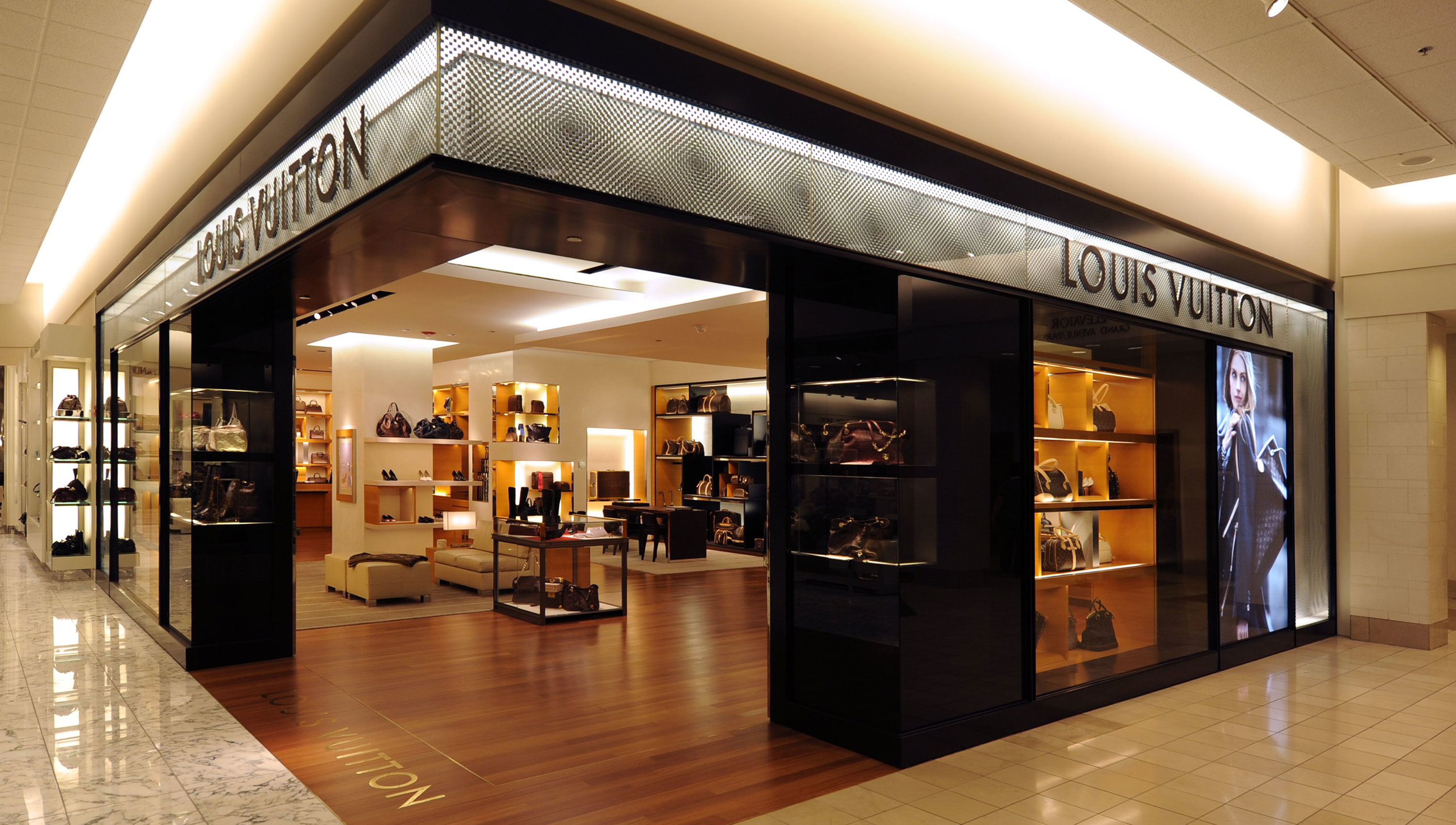 Louis Vuitton Nordstrom Chicago, Chicago Illinois (IL) - www.waldenwongart.com