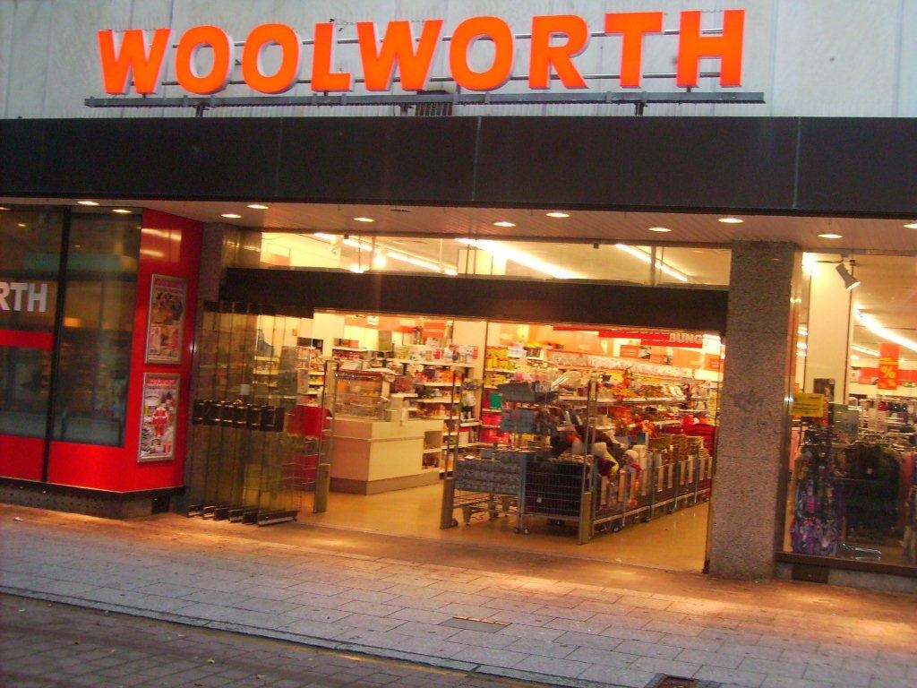 Woolworth, Königsteiner Straße 6 in Frankfurt am Main