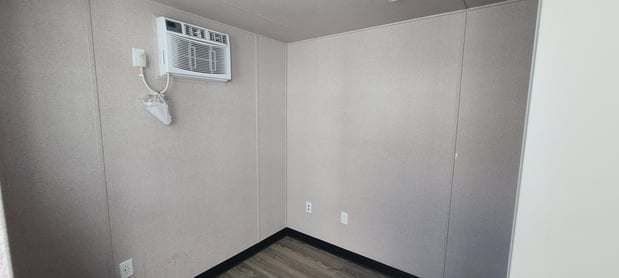 Images United Rentals - Storage Containers and Mobile Offices